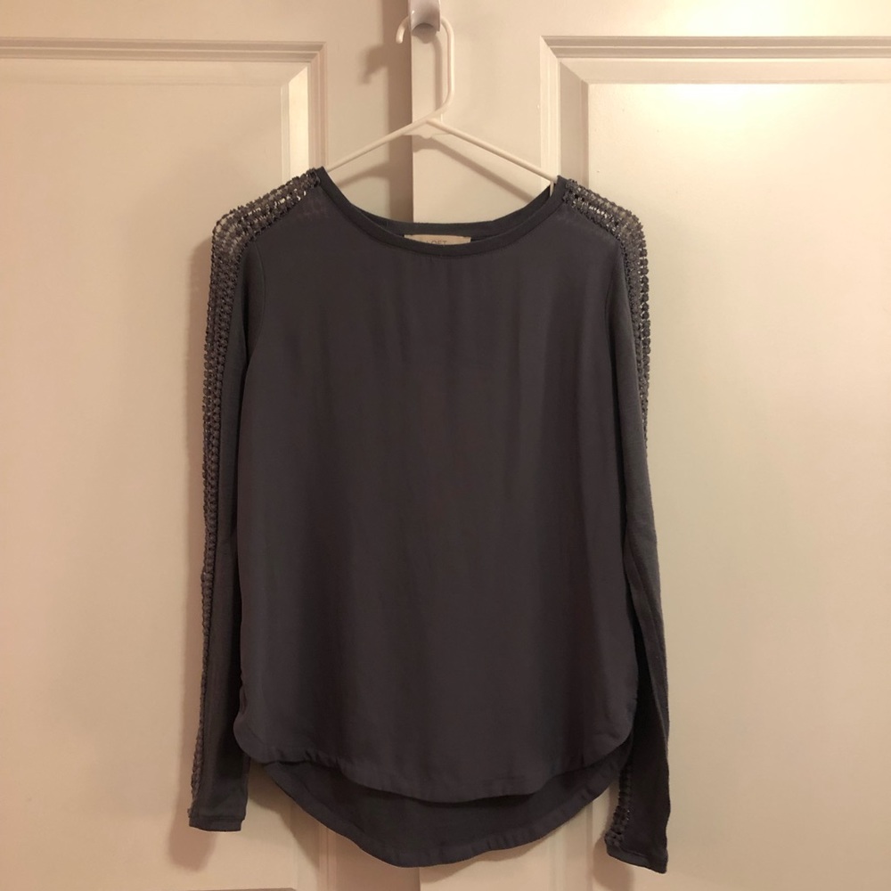 Gray top